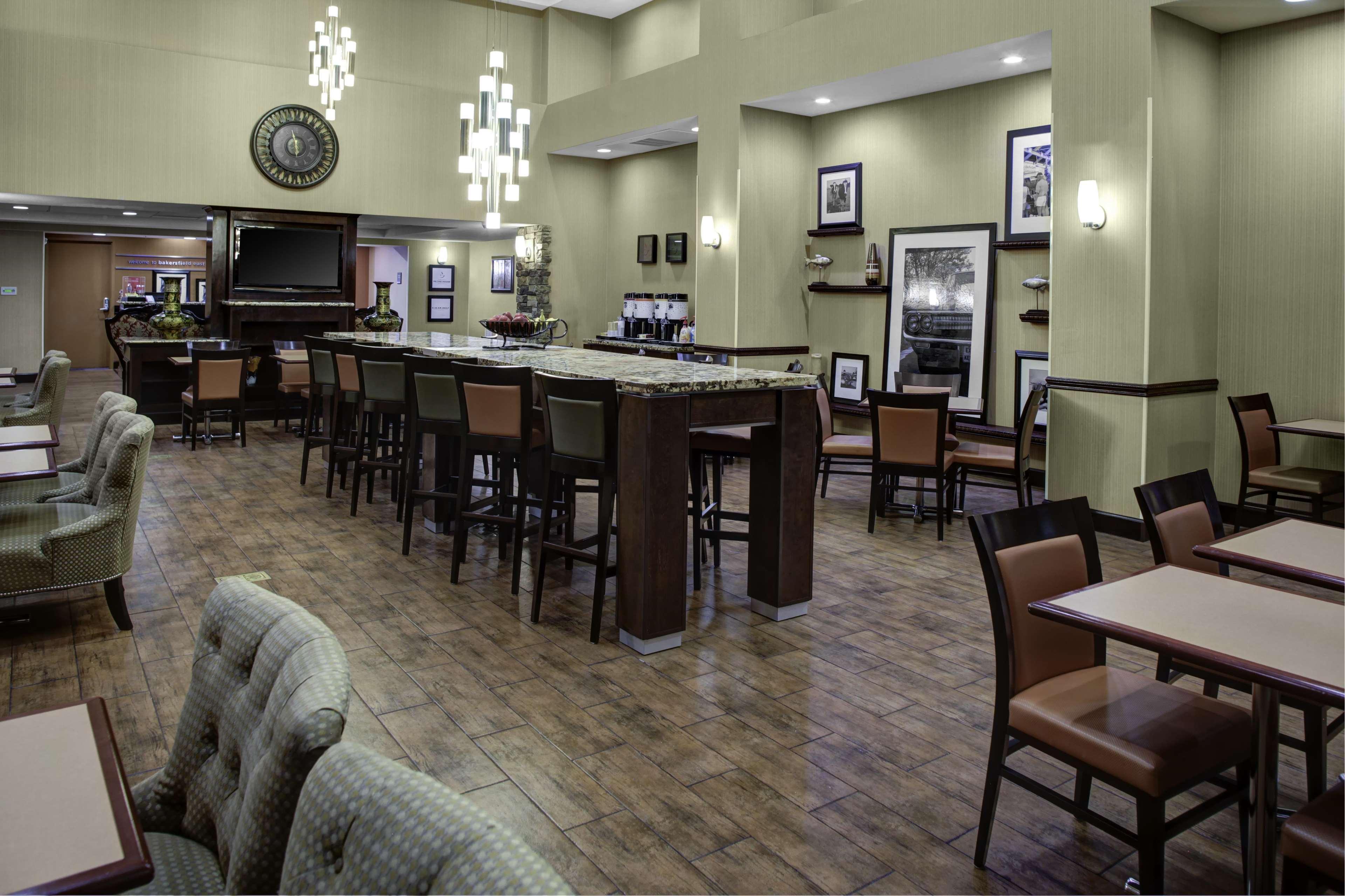 Hampton Inn And Suites Bakersfield / Highway 58 Eksteriør billede