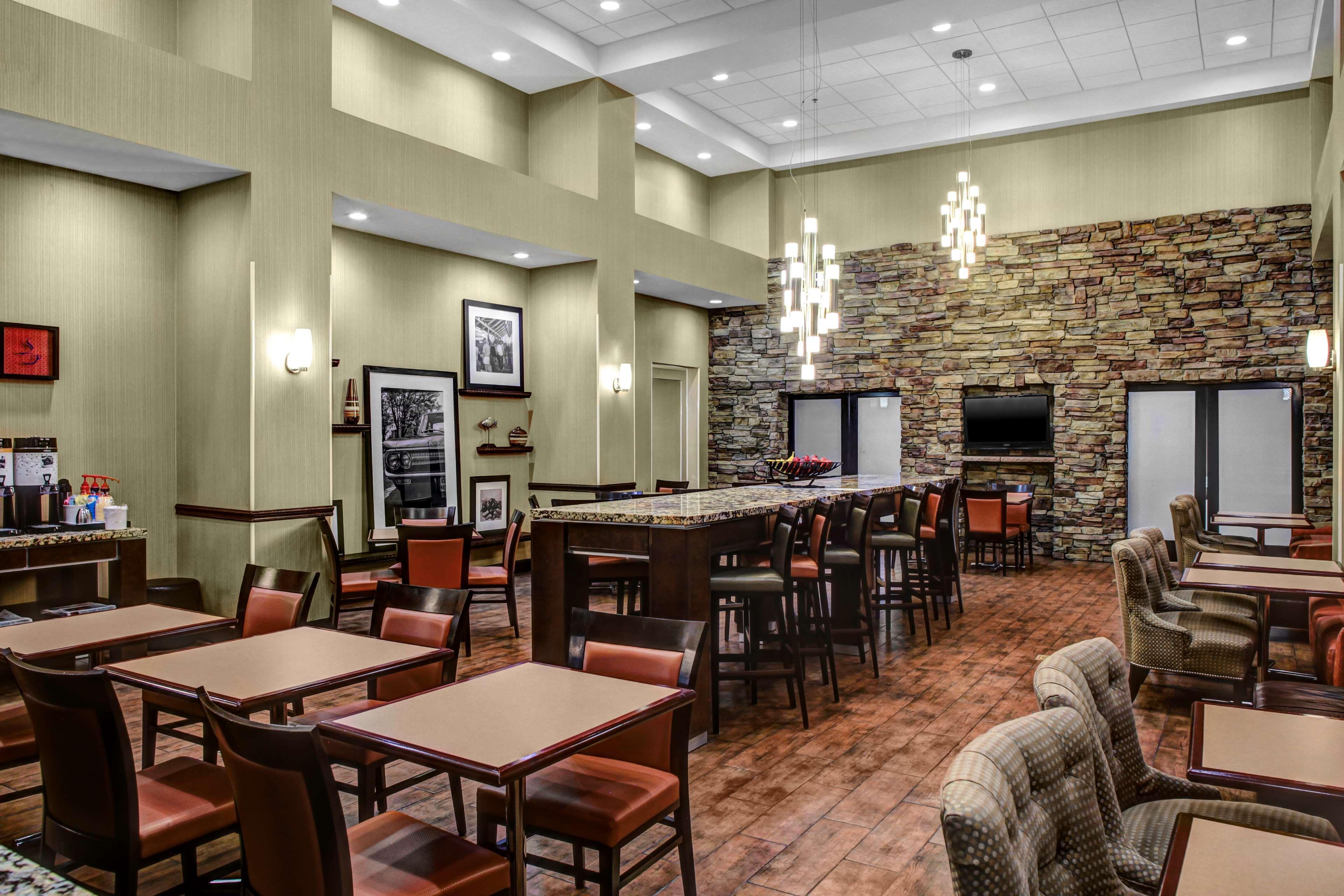 Hampton Inn And Suites Bakersfield / Highway 58 Eksteriør billede