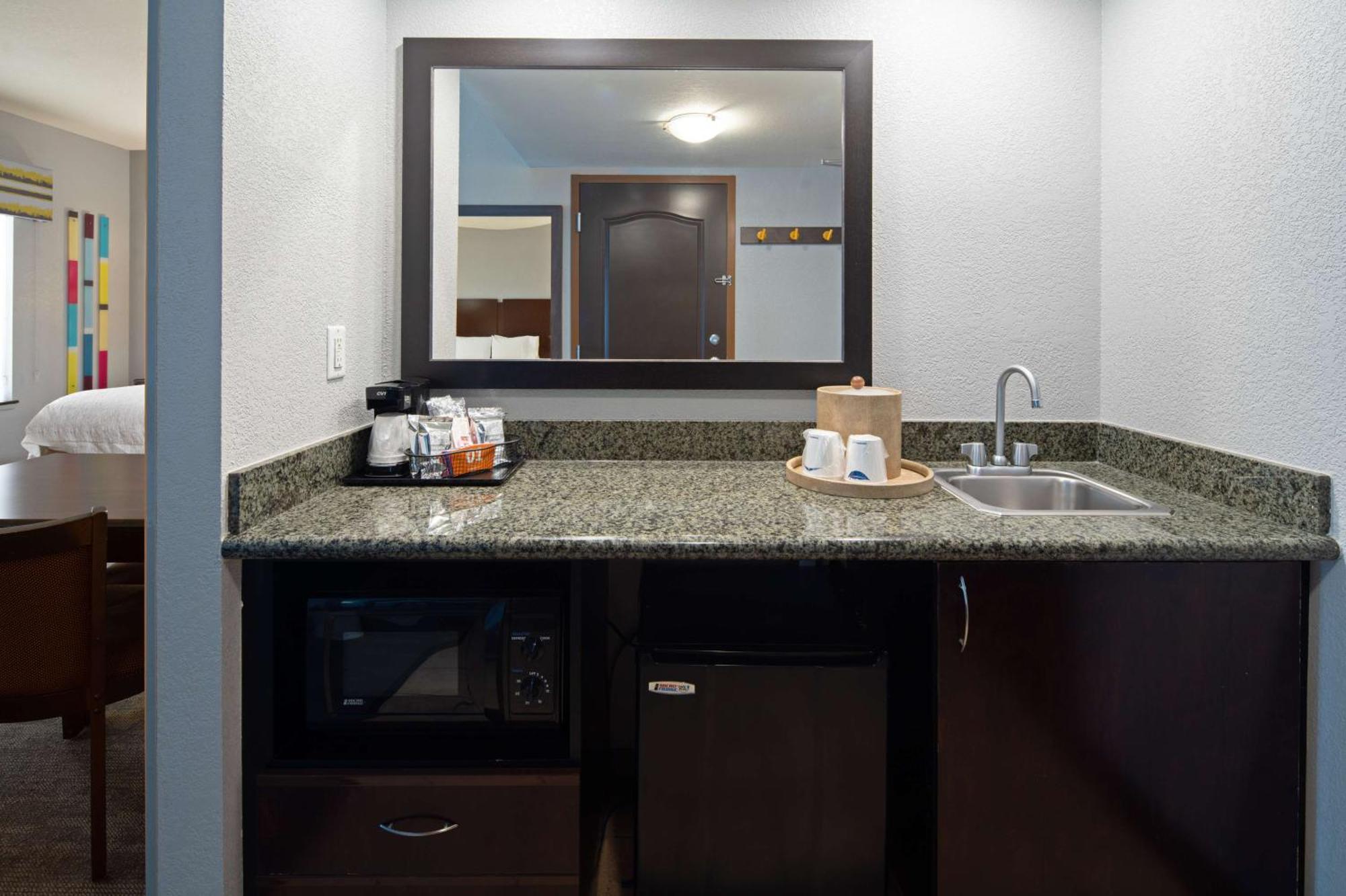 Hampton Inn And Suites Bakersfield / Highway 58 Eksteriør billede